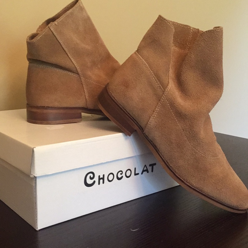 Chocolat Blu Taupe Suede Shoes